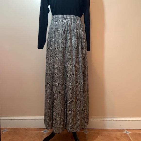 Style & Co. Dresses & Skirts - Style & co. 100% Rayon Black and Taupe Animal Print Skirt